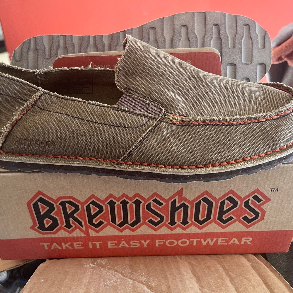 Brewshoes *BRAND NEW* - canvas slip on 11.5